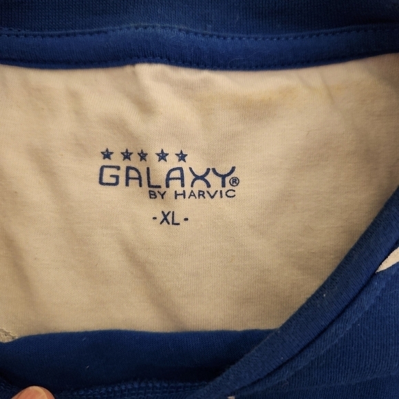 Galaxy by Harvic Graphic Shirt - Picture 5 of 6